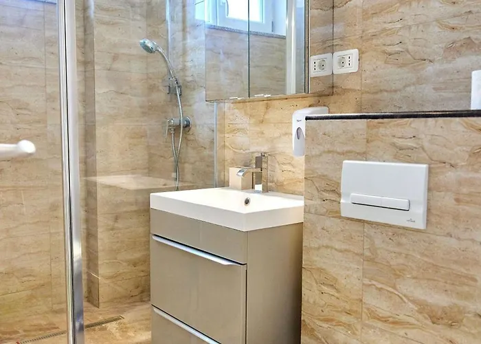 Sunset Astoria Apartmán *